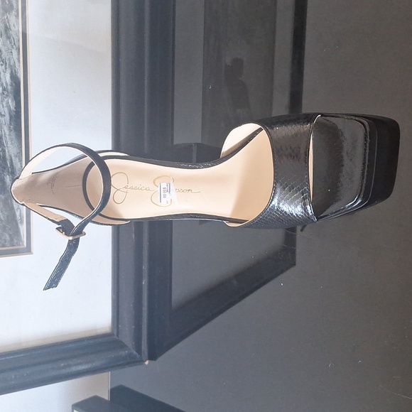 Beautiful  Jessica Simpson Lollah Square Toe Ankle Strap Pumps size 37 1/2M-38 - Picture 2 of 8